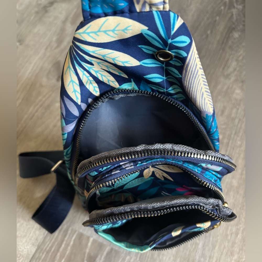 Floral Leaf Patterned Sling Bag - image 3